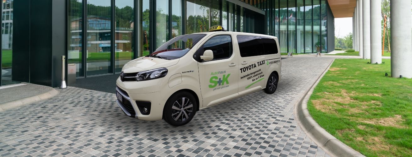 Toyota Taxi Proace Verso Electric optional mit rollstuhlgerechtem Umbau