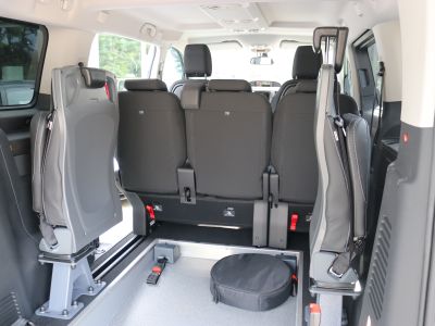 Toyota Proace Verso Diesel Taxi Kofferraum mit rollstuhlgerechtem Fahrzeugumbau von S+K