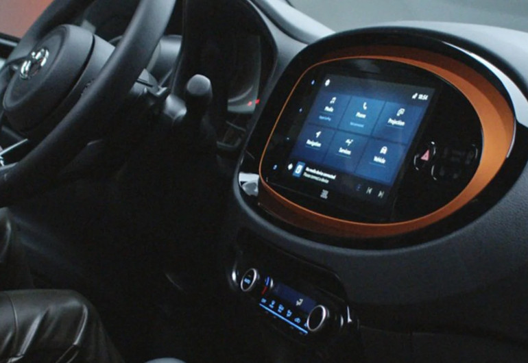 Der Toyota Aygo X mit modernem Infotainment